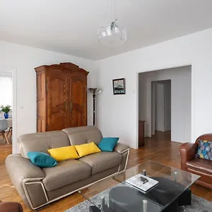 Le Hauban By Cocoonr Apartment